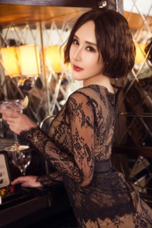 欧美模特魔鬼身材_高清国产国语三级